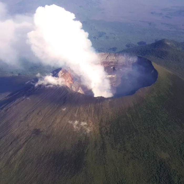 Mount Nyiragongo viewed aerially in 2014 (source: wikipedia)